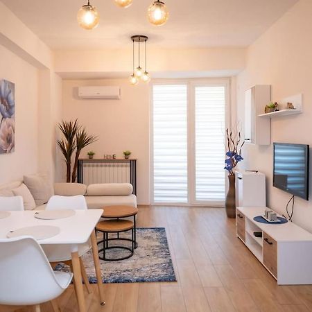 New 1 Bedroom Apt In Skopje City Center - Free Parking Екстер'єр фото